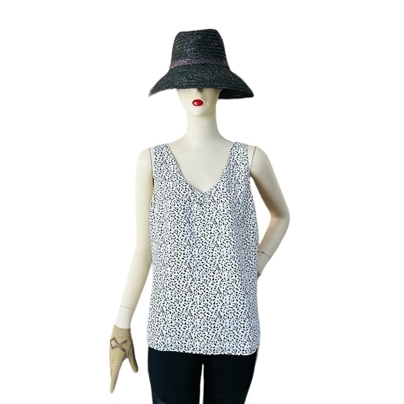 NWT Women Tank Top White House Black Market Black White Cross V- Neck Blouse Top - Picture 3 of 9